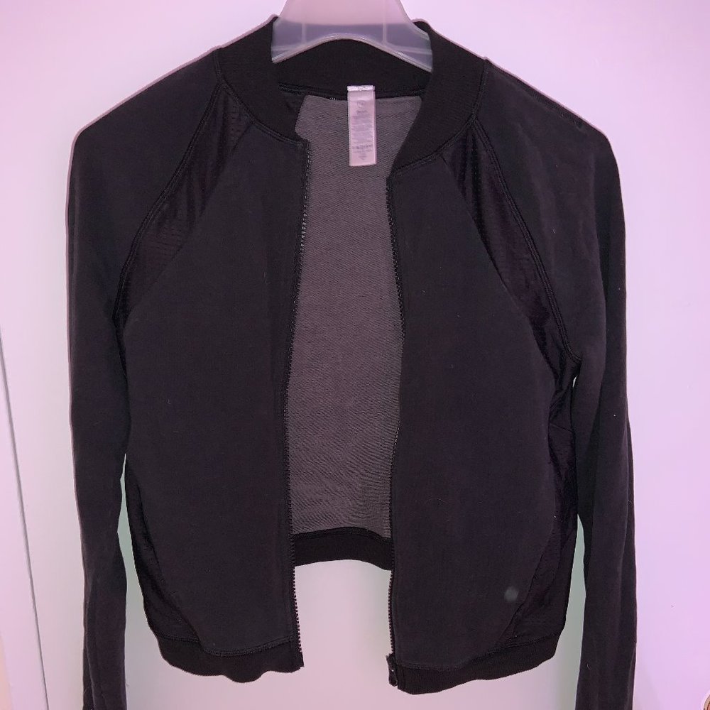 Iviva Cropped Sweatshirt